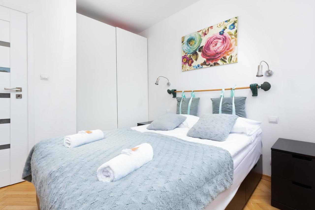 Apartments Warsaw Browarna By Noclegi Renters Eksteriør bilde